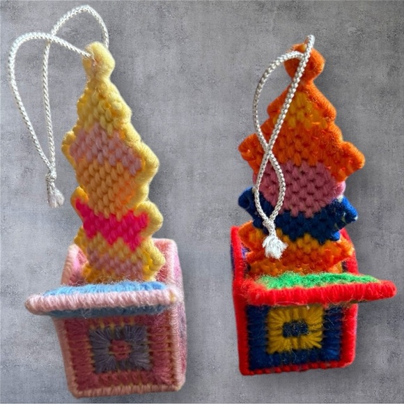 Jack in the Box Vintage Ornaments - Set of 2 - Picture 2 of 3